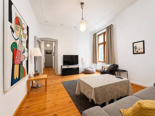 Living Room - 2 Zimmer Etagenwohnung zum Kaufen in Berlin