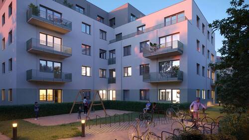 Hofansicht - PS96 Berlin: Großzügige Wohnung mit Balkon & Baumkronenblick