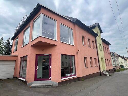 Mehrfamilienhaus - 