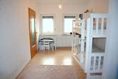 Helles Kinderzimmer - 