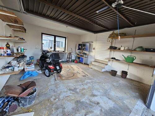 Garage - 