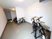 Mit großzügigem Fahrradkeller - 
