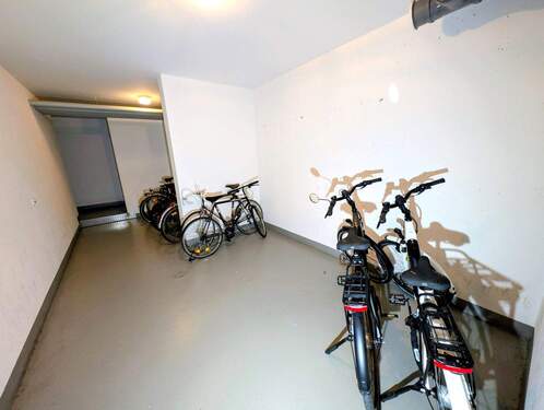 Mit großzügigem Fahrradkeller - 