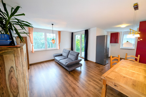 Schönes, lichtdurchflutetes Wohnzimmer... - 