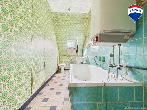 REMAX Immobilien DeLux Einfamilienhau Badezimmer Ballweiler Mark Borowicz - 