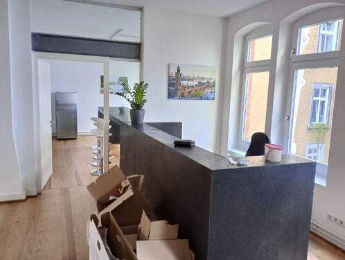 Eingangsbereich und Küche - Büro in Hamburg zur Miete