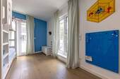 Kinderzimmer mit Zugang zum Balkon - 