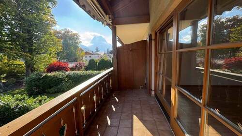 Blick vom Balkon - 2 Zimmer Etagenwohnung zum Kaufen in Garmisch-Partenkirchen