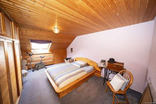 Zimmer 1 Dachgeschoss - 