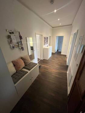 Flur - Etagenwohnung mit 79,50 m&sup2; in Leipzig zur Miete