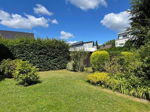 Garten im Innenhof - 3 Zimmer Etagenwohnung zum Kaufen in Hamburg