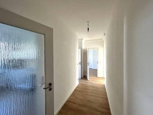 Flur - 2 Zimmer Etagenwohnung zur Miete in Chemnitz