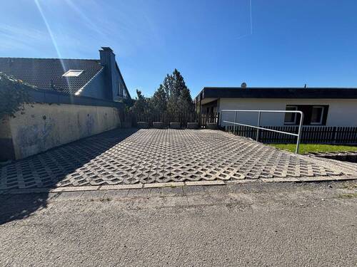 Teilansicht Parkplätze - 