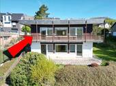 Teilansicht vom Wohnhaus 
- 4 Zimmer Etagenwohnung zum Kaufen in Reichshof