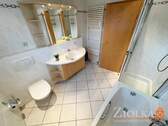 Blick in das Badezimmer - 