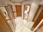 Blick in den zentralen Dielenbereich - 3 Zimmer Etagenwohnung in Salzgitter