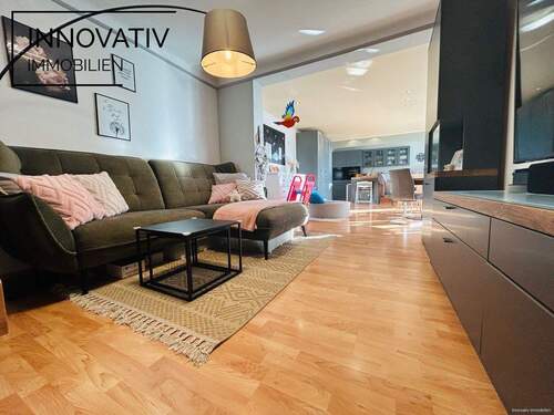 Titelbild - Zwei Wohnungen, ein Zuhause - Ihr Familiendomizil mit Weitblick in Püttlingen