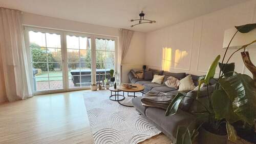 Helles Wohnzimmer mit Garten - 4 Zimmer Reihenendhaus zur Miete in Vechta