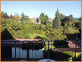 Blick vom Balkon in den Garten - 