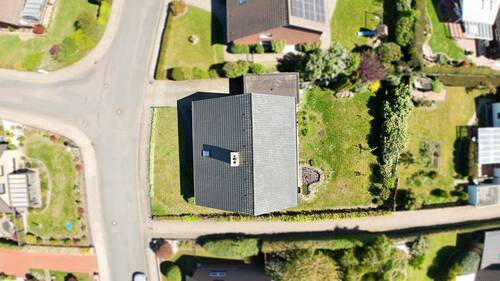 Haus mit Garten von oben - 