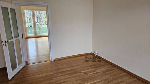 Schlafzimmer zum Wohnzimmer - 3 Zimmer Etagenwohnung in Berlin