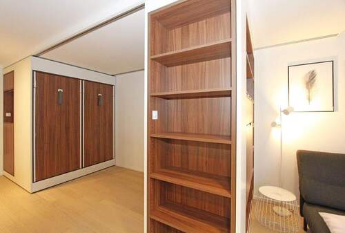 Blick auf die drei Module sowie Wohnbereich - Etagenwohnung mit 45,00 m&sup2; in München zur Miete