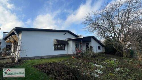 Zweite Terrasse und Zugang Garage - 