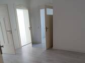 Flur - 2 Zimmer Etagenwohnung zur Miete in Zwickau