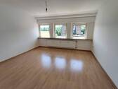 Wohnzimmer - Naturnahe 3-Zimmer-Wohnung in Bielefeld-Ummeln mit Garage