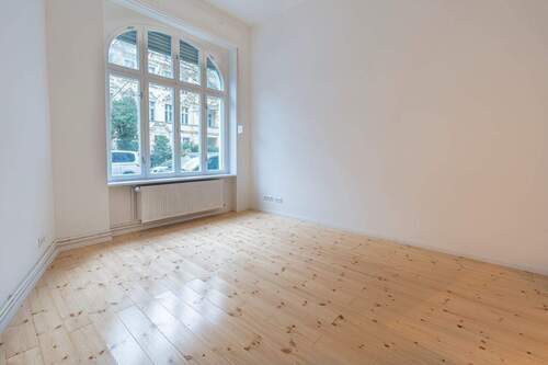 Wohnzimmer - 2 Zimmer Terrassenwohnung zum Kaufen in Berlin