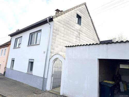 Straßenansicht - 3 Zimmer Einfamilienhaus zum Kaufen in Quierschied