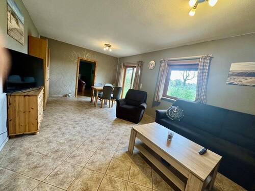 gefliester Wohn- und Essbereich - 