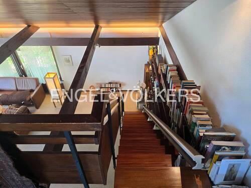 Blick von der Galerie ins Wohnzimmer - 