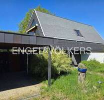Individuelle Architektur in schönster Randlage . EFH mit Entwicklungspotential, Garten und Carport - Rottenburg am Neckar