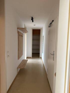 Flur - Etagenwohnung mit 57,30 m&sup2; in Bad Reichenhall zum Kaufen