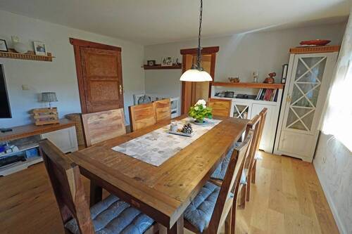 Hauptwohnung weiterer Blick in den Essbereich - 