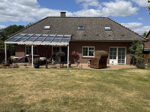 Außenansicht mit überdachter Terrasse - Einziehen und wohlfühlen! Einfamilienhaus in Suderburg