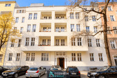 Hausansicht - Bestlage in Berlin Charlottenburg! Sanierte Altbauwohnung mit Balkon