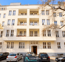 Bestlage in Berlin Charlottenburg! Sanierte Altbauwohnung mit Balkon