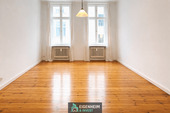 Wohnzimmer leer - 3 Zimmer Etagenwohnung in Berlin