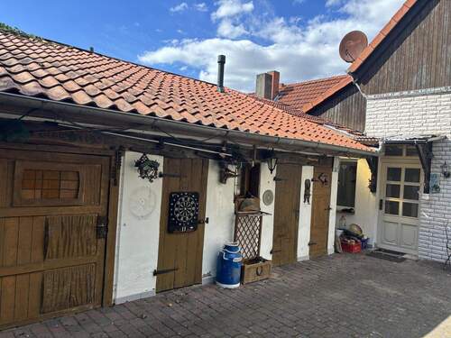 Blick auf das Nebengebäude - 