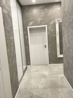 Flurbereich mit Einbauschrank - 4 Zimmer Etagenwohnung in Oerlinghausen