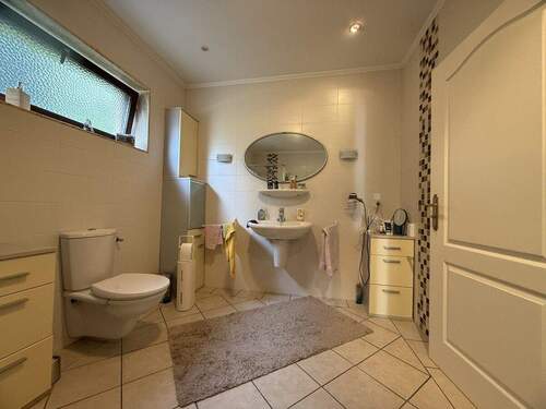 modernisiertes Duschbad... - 