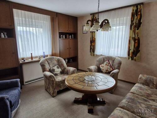 Wohnzimmer - 4 Zimmer Einfamilienhaus zum Kaufen in Lauterstein