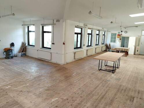 IMG_20250428_165949.jpg - Halle zur Miete in Chemnitz