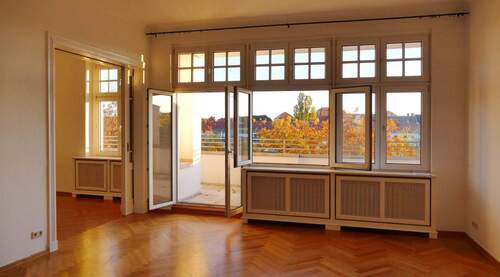 Balkonzimmer Herbst 1.JPG - 5 Zimmer Etagenwohnung in Berlin
