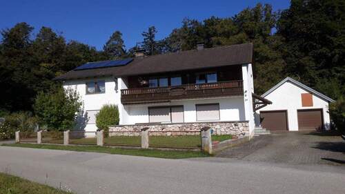 Bild 1 - Zweifamilienhaus mit schönem großen Garten