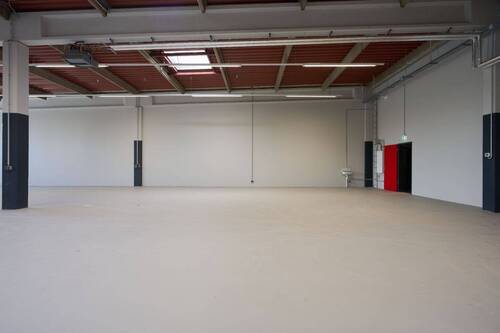 Werkstattfläche mit modernem Büroanteil - Sanierte Werkstattfläche mit modernem Büroanteil - All-in-Miete