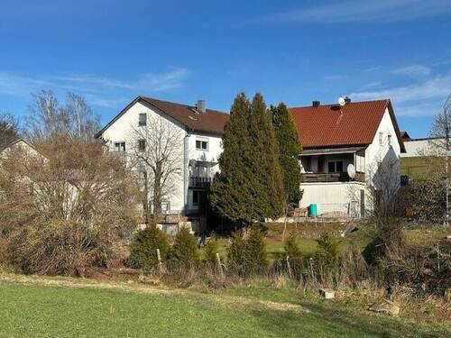 Südwestansicht - Mehrfamilienhaus, Wohnhaus mit 114,00 m² in Mengkofen zum Kaufen