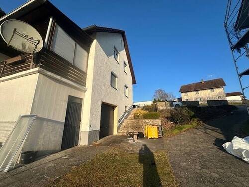 Garagenzufahrt Südansicht - 